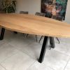Eiken ovale eettafel gelakt - Afbeelding 4